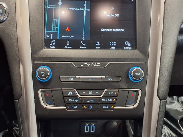 2019 Ford Fusion Hybrid - Image 12