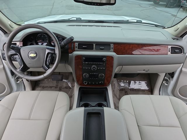 Used 2011 White Chevrolet LT image 10