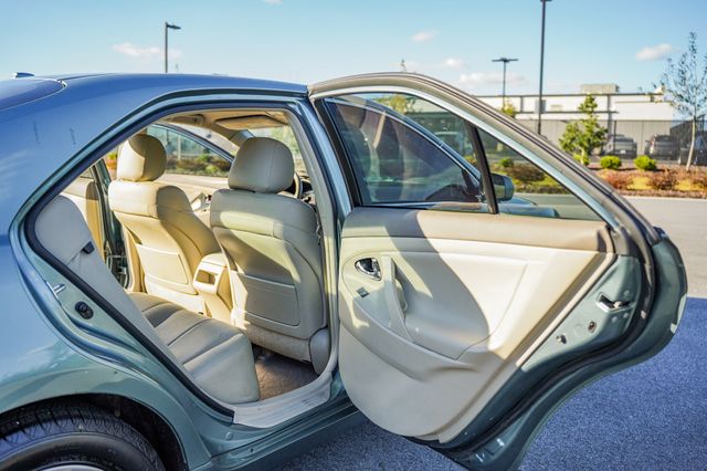 2011 Toyota Camry LE 34