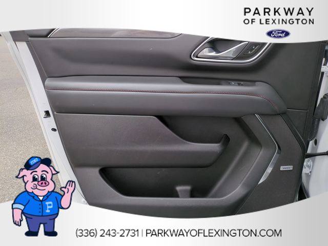 Used 2024 White Chevrolet RST image 28