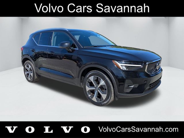  2023 Volvo XC40 B5 Plus Bright Theme AWD   