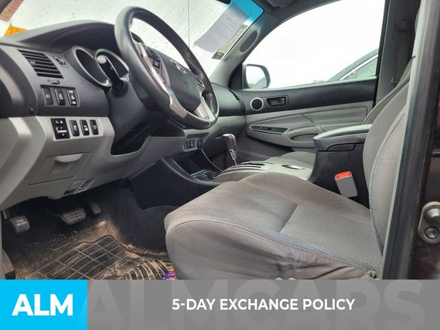 2015 Toyota Tacoma Base photo 2