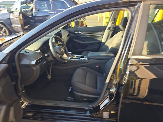 Used 2025 Nissan Altima Sedan