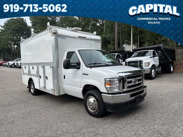 Used 2023 White Ford Base image 2