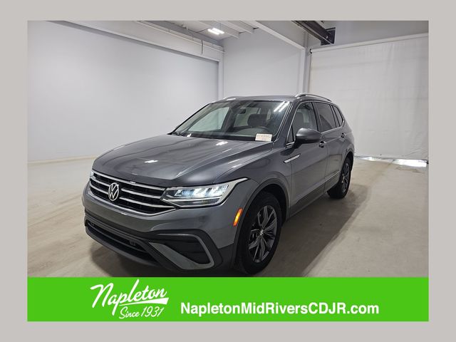 Platinum Gray Metallic 2024 Volkswagen Tiguan SUV / Crossover All-Wheel Drive 8-Speed Automatic