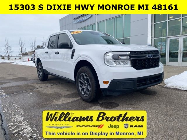 2023 Ford Maverick XLT - Oxford White exterior view 3