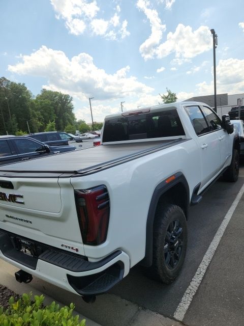 Used 2024 White GMC AT4 image 3