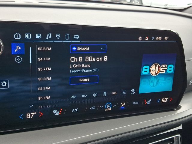 used 2025 Chevrolet Traverse car, priced at $40,550