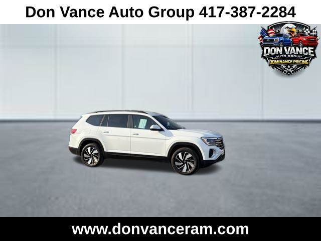 White 2025 Volkswagen Atlas SE 4Motion with Technology SUV / Crossover All-Wheel Drive 8-Speed Automatic