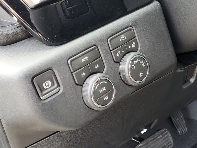 2026 Chevrolet Silverado 1500 Crew Cab 4WD Pickup for sale #TZ436028 - photo 8
