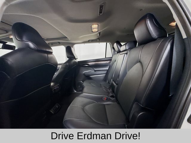 Used 2021 Toyota Highlander SUV