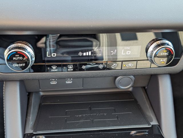 New 2026 Black Mitsubishi ES image 19