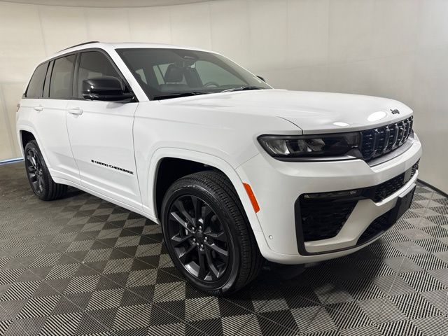 Bright White Clearcoat 2026 Jeep Grand Cherokee SUV / Crossover Four-Wheel Drive 8-Speed Automatic