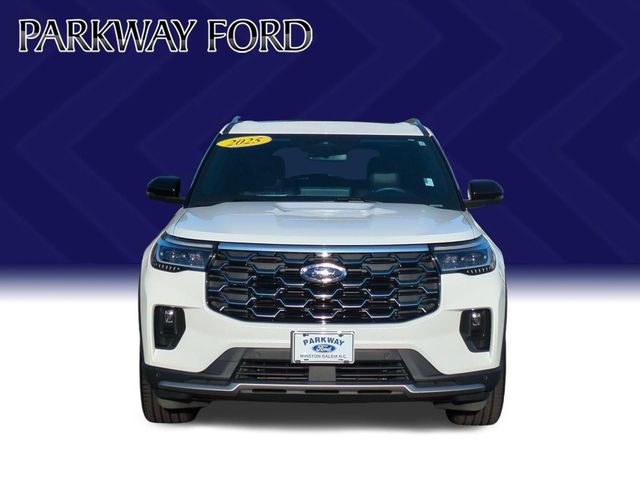 Used 2025 White Ford Platinum image 8