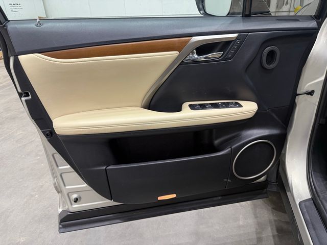 LexusRX16