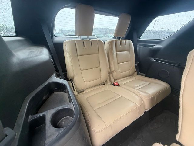 2017 White Gold Metallic Ford Explorer XLT 4X4 SUV