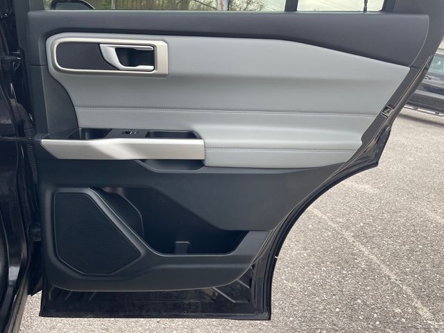 2023 Ford Explorer XLT - Agate Black Metallic exterior view 16