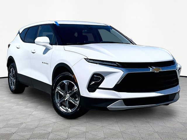 Summit White 2025 Chevrolet Blazer SUV / Crossover All-Wheel Drive 9-Speed Automatic Overdrive