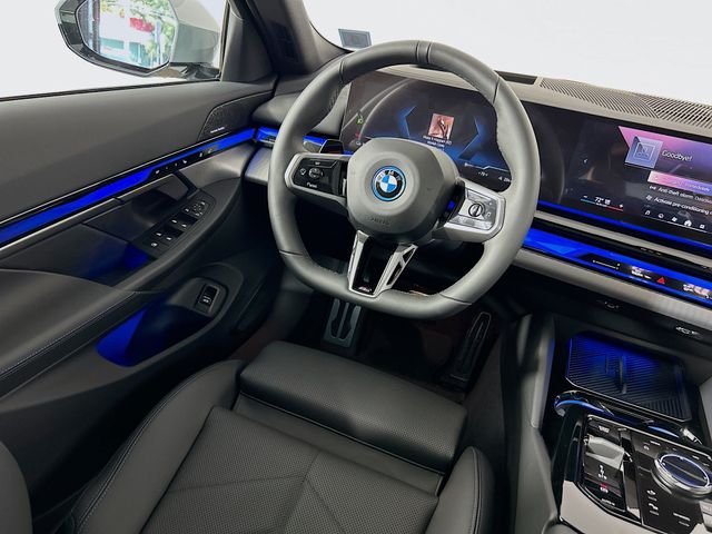 2025 BMW i5 xDrive40 24