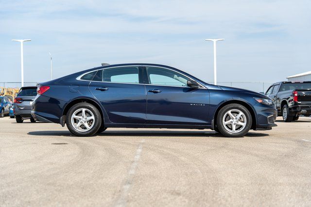 2016 Chevrolet Malibu LS 8