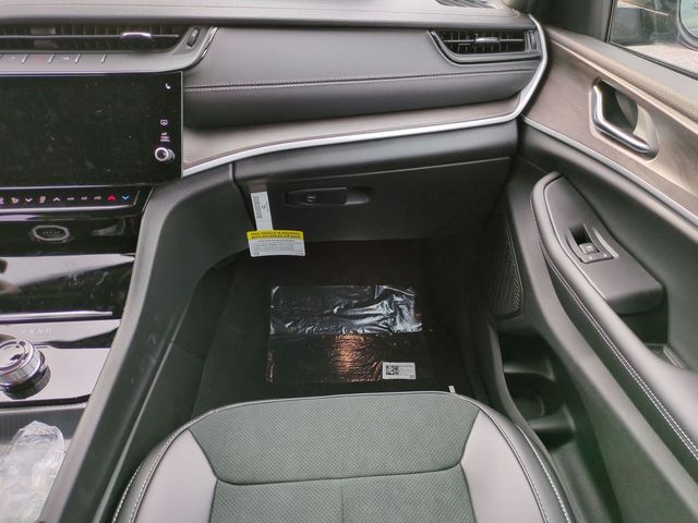 new 2026 Jeep Grand Cherokee car, priced at $48,290