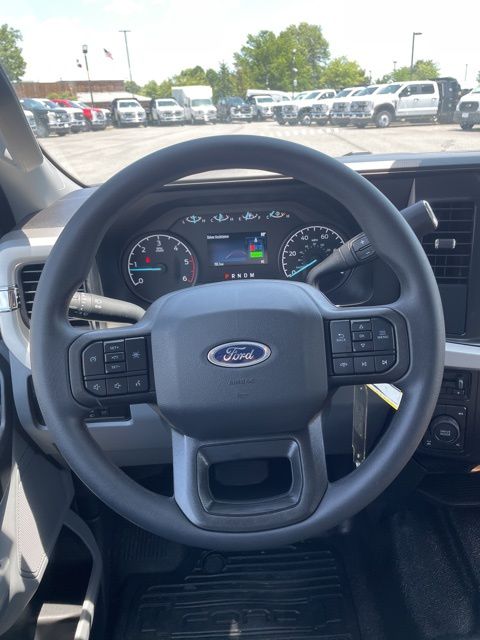 2025 Ford F-350 Super Duty XL