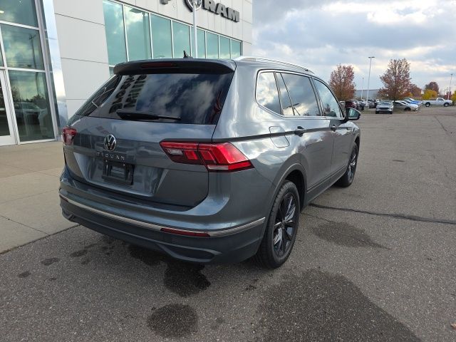 2024 Volkswagen Tiguan 2.0T SE - Pure White exterior view 5