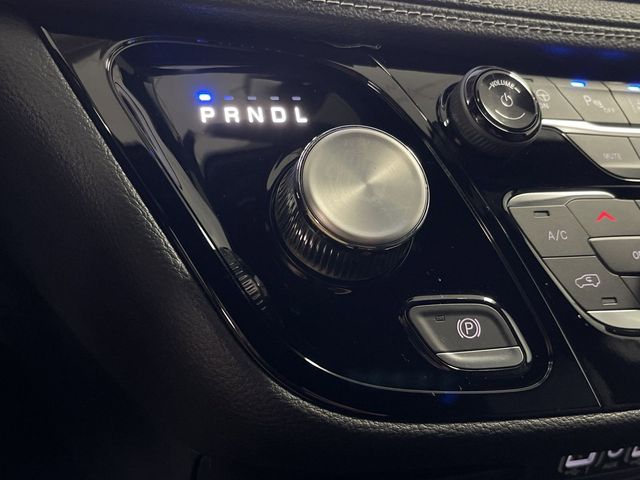 2025 Chrysler Pacifica Select photo