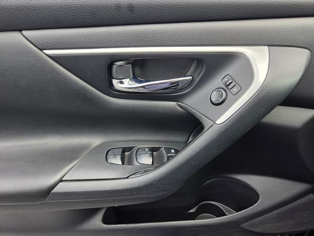 Used 2017 Nissan Altima Sedan