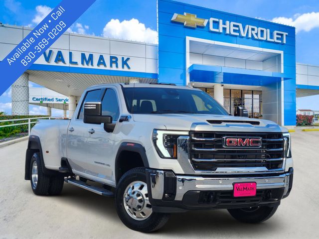 White Frost Tricoat 2024 GMC Sierra 3500HD Pickup Truck Four-Wheel Drive Automatic