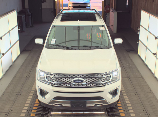 2021 White Ford Expedition Platinum 4X4 SUV