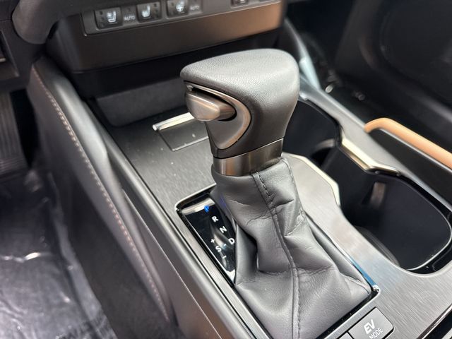2025 Lexus ES - $46,998