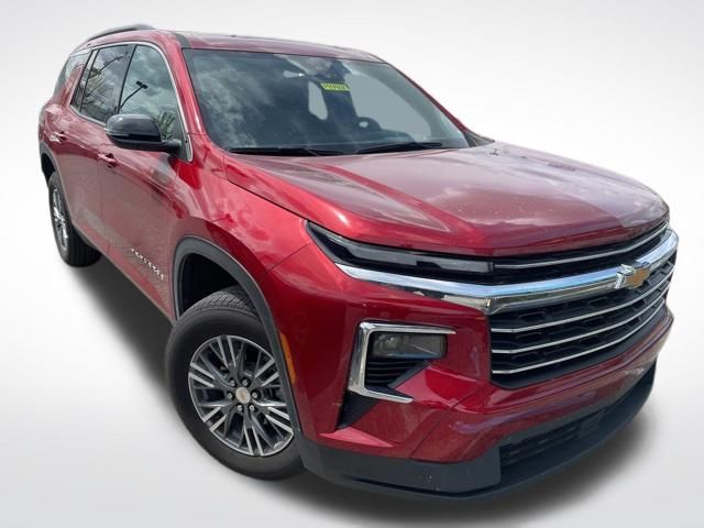 Radiant Red Tintcoat 2025 Chevrolet Traverse LT FWD SUV / Crossover Front-Wheel Drive 8-Speed Automatic