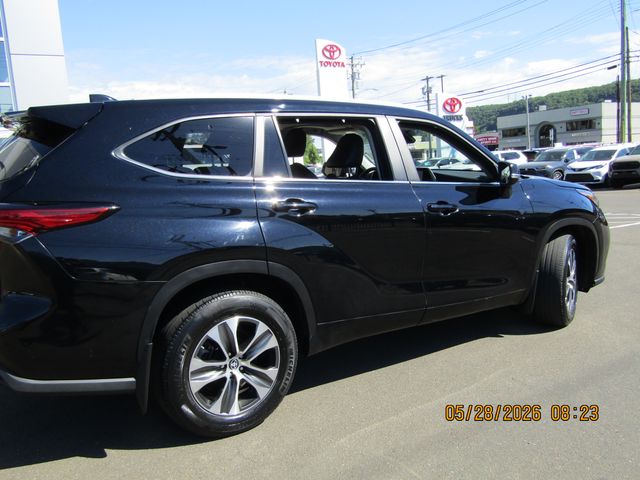 used 2023 Toyota Highlander car, priced at $35,499