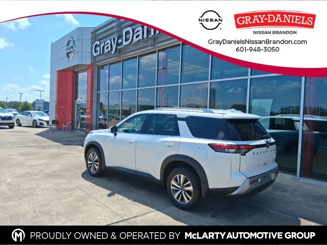 Everest White Pearl 2025 Nissan Pathfinder SUV / Crossover Front-Wheel Drive 9-Speed Automatic