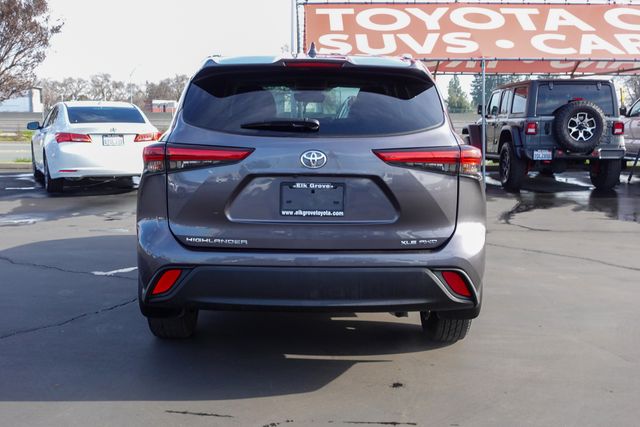 used 2022 Toyota Highlander car, priced at $33,000