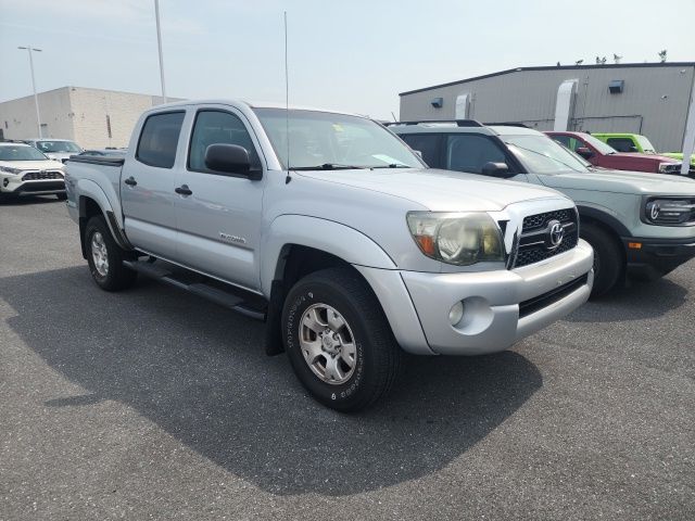 Silver Streak Mica 2011 Toyota Tacoma Pickup Truck 4X2 5-Speed Automatic Overdrive