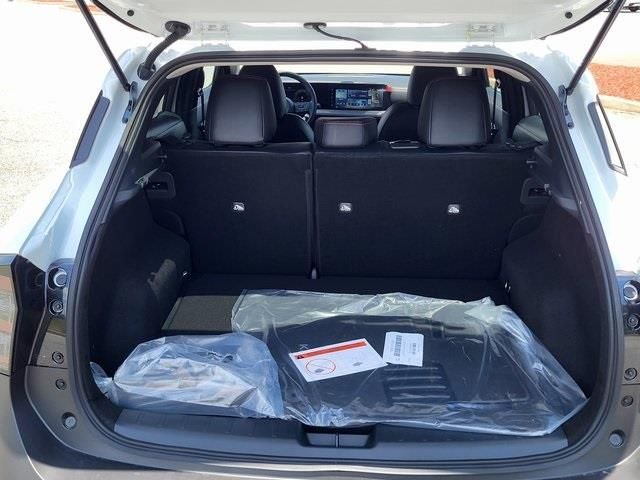 New 2025 White Nissan SR image 4