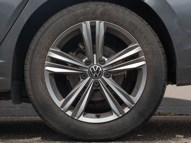 Certified Used 2024  Volkswagen 1.5T SE image 13