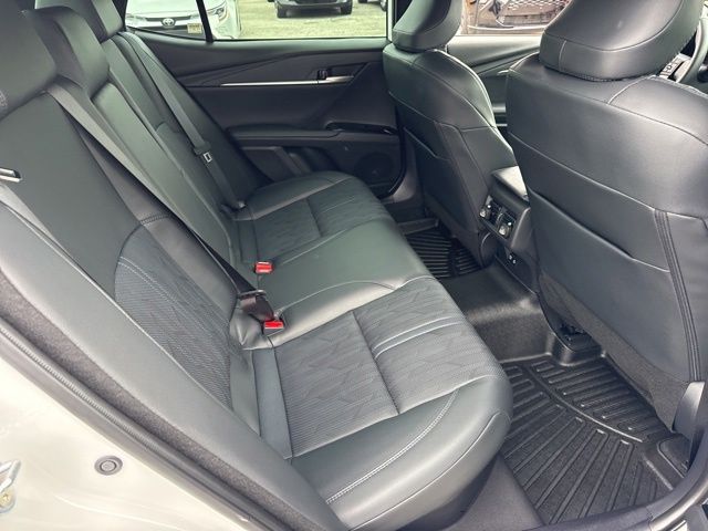 2025 Toyota Camry XSE - Photo 13