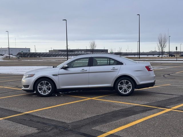 2018 Ford Taurus SEL