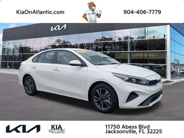 Snow White Pearl 2024 Kia Forte LXS FWD Sedan Front-Wheel Drive Continuously Variable Transmission