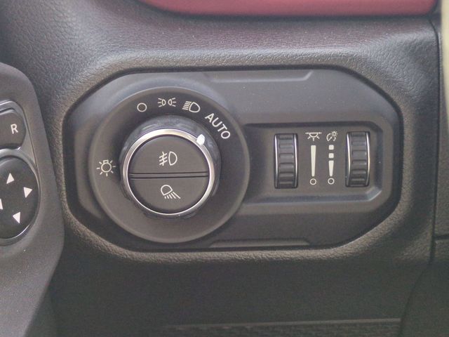 Used 2021 Gray Jeep Rubicon image 21