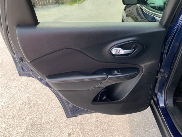 Used 2015 Jeep Cherokee SUV