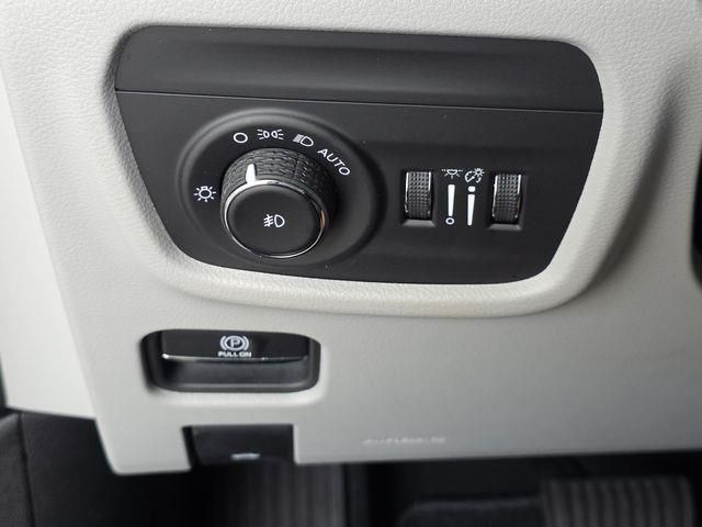 Used 2023 Jeep Grand Cherokee SUV