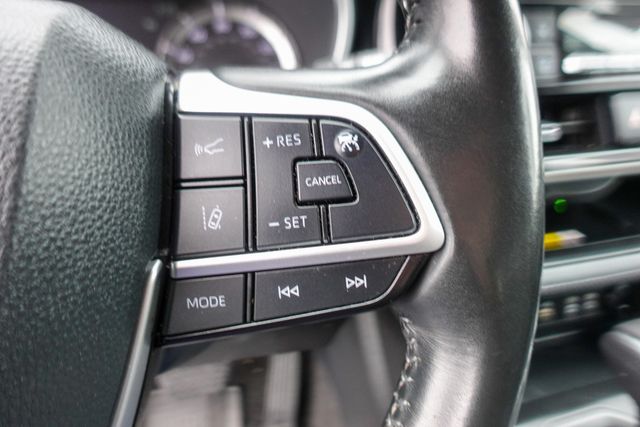 used 2023 Toyota Highlander Hybrid car, priced at $38,000