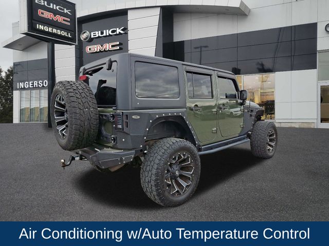 2015 Jeep Wrangler Unlimited Rubicon 8