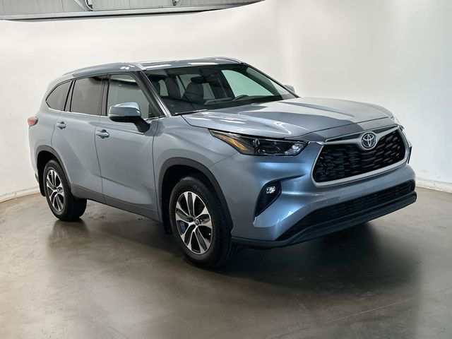 2022 Toyota Highlander XLE  at South Hills Kia