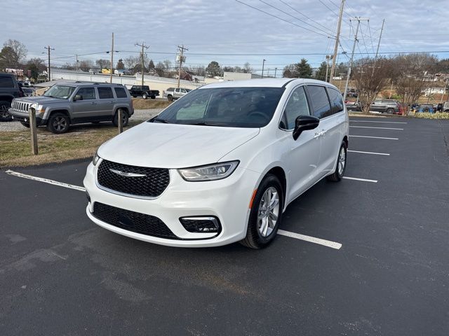 New 2026 White Chrysler Select image 3