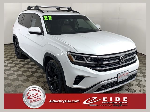 Pure White 2022 Volkswagen Atlas SUV / Crossover All-Wheel Drive 8-Speed Automatic